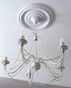 R08 ceiling-rose
